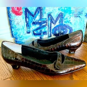 Ros Hommerson Patent Fine Leather Crocodile Kitten Heels 7.5M